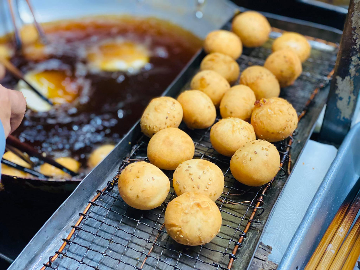 bánh-tiêu-đạu-xanh-ivivu