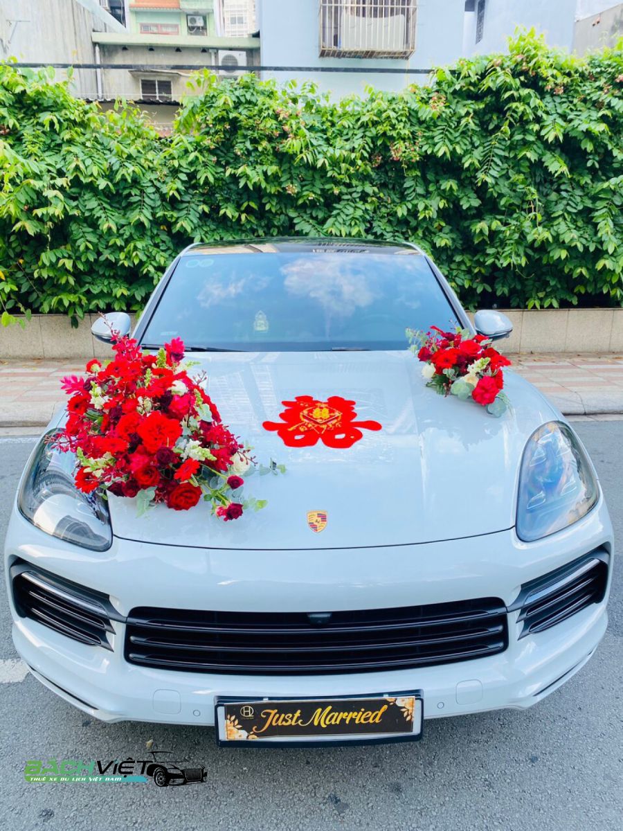 Luxury bridal car rental